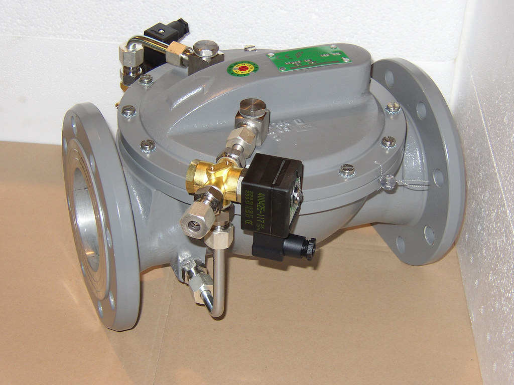 m Produktov� obr�zek: BAP-DN100-NT-B-PN16-SOLO-L,24V