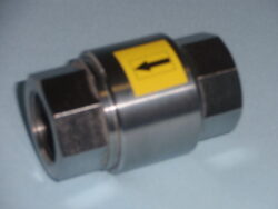 Zpětný ventil-závitový,typ: ZV 2-G, PN-40, plyn - Zpětný ventil -závitový, typ: ZV 2-G,Rp 1. Zpětný ventil není uzavírací armatura. Max.tlak při teplotě do 100°C :  4 MPa.