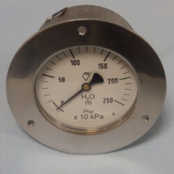 03375 - Membránový tlakoměr vodotěsný se zadním přípojem, bez příruby, případně spřední přírubou, nebo třmenem a lemem .
03375  M20x1,5